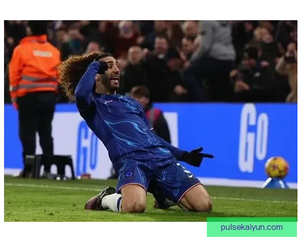 科克：球队中场核心的组织能力重塑比赛节奏，表现稳健值得关注